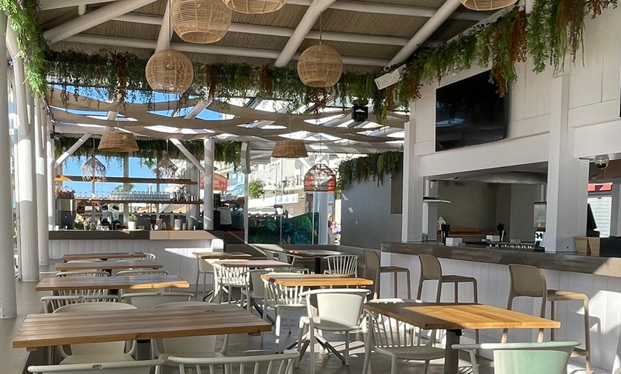 Image 15: Menú cena Mediterráneo para 2 o 4 personas