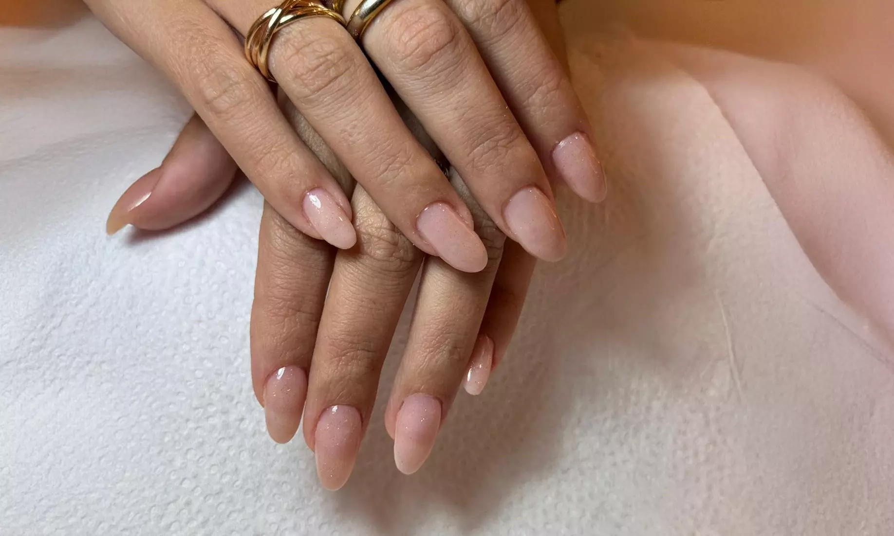 Manicura y/o pedicura normal o semipermanente y primera puesta de uñas