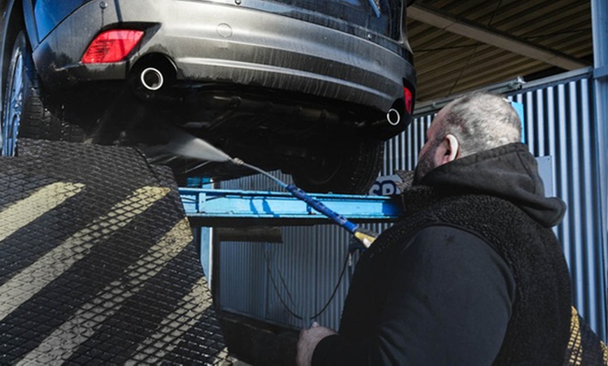 Image 5: Basiswäsche für 1 PKW opt. + Felgenreinigung usw. oder Premium-Wäsche