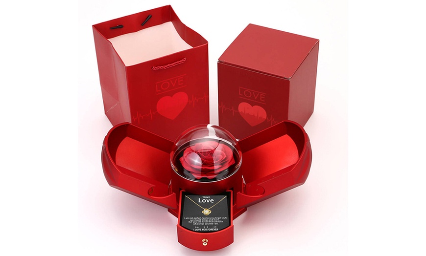 Image 3: Coffret rose éternelle et collier