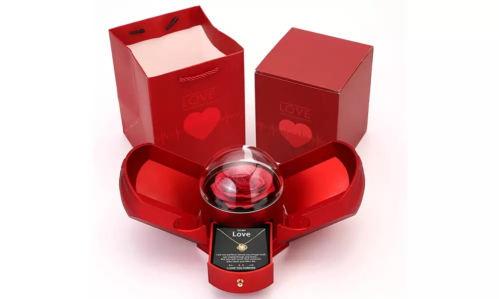 Coffret rose éternelle et collier