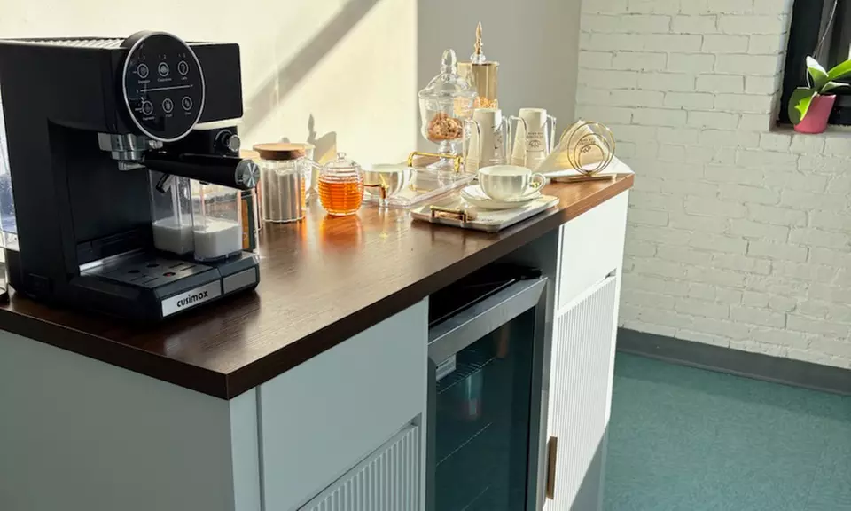 Refreshing Full Body Polishing and Facial Treatmentswith LED Treatment