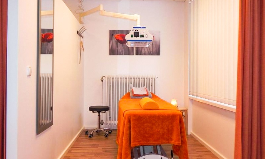 Image 6: 30-60 Min. Kräuterstempel-Massage für 1 Person