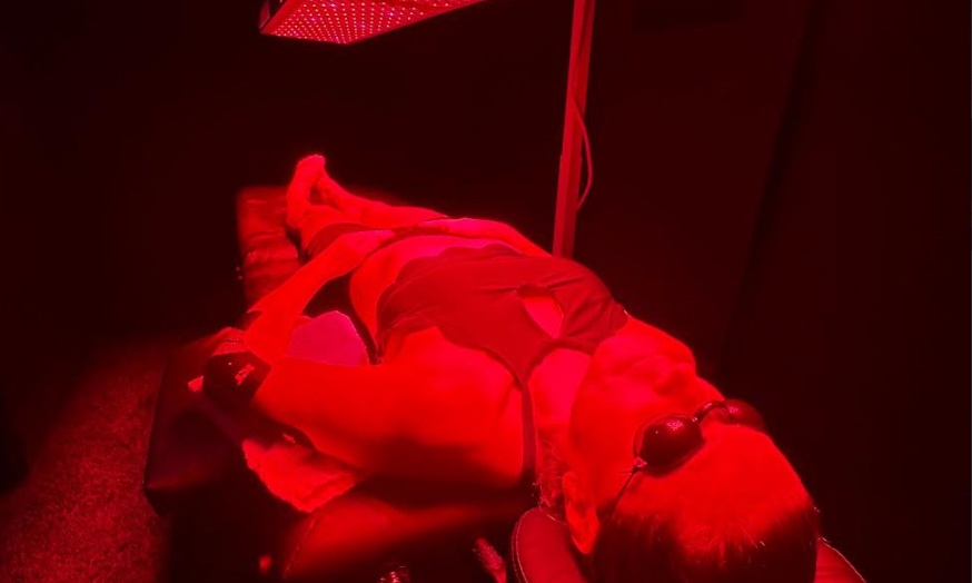 Image 5: 45-Minute Cold Plunge, Sauna and Red Light Therapy Sessions 