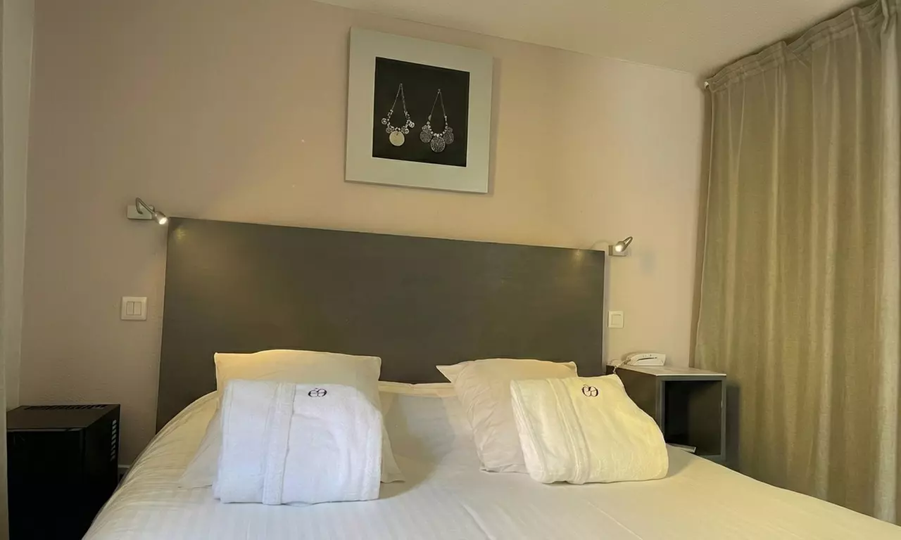 Agde : 1 ou 2 nuits en chambre double ou Junior suite avec PDJ et spa