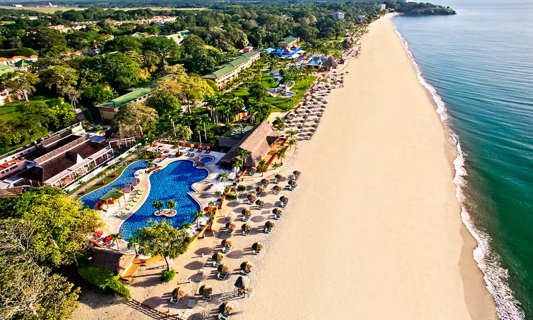 ✈ 5-Night Part All-Inclusive Panama Vacation with Air –Travel by Jen