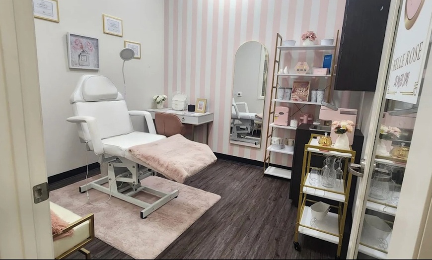 Image 2: Get Smooth Skin with 20 Unit of Botox