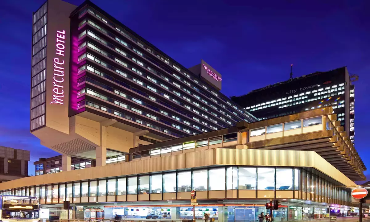 Manchester: 4* Classic Double Room Stay with Breakfast & Late Checkout