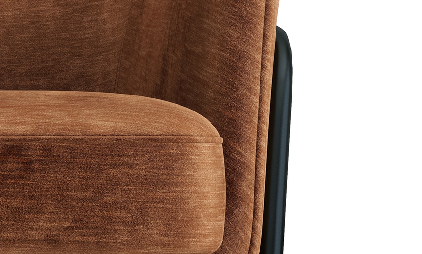 Image 10: Poltrona lounge in tessuto e struttura in metallo Doosense