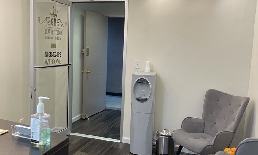 Image 5: Discover Deep Cleansing Facial or Classic Mink Lash Extensions