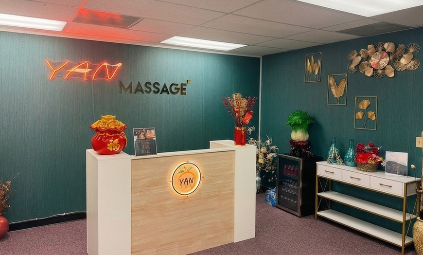 Image 2: Deluxe Body Massage with Hot Stone or Aromatherapy & Lavender Oil