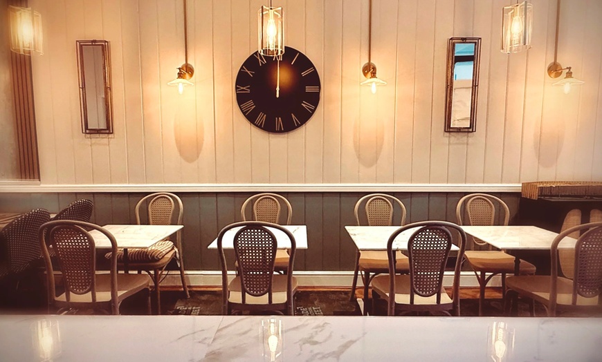 Image 7: Thursday Dinner: 3-Course Meal for 2–4 with Wine, Beer or Soft Drink