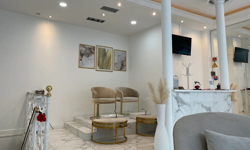 Image 3: Soin du visage au choix à l'institut Sweet Body By Mina (jusqu'à 42% de réduction)