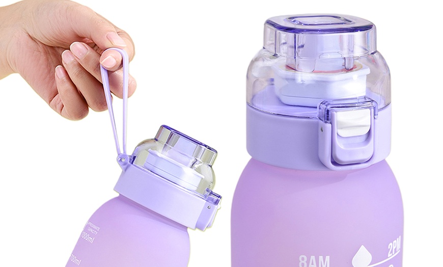 Image 19: 700ml or 1L Water Bottles with Seven Fruit Fragrance Rings