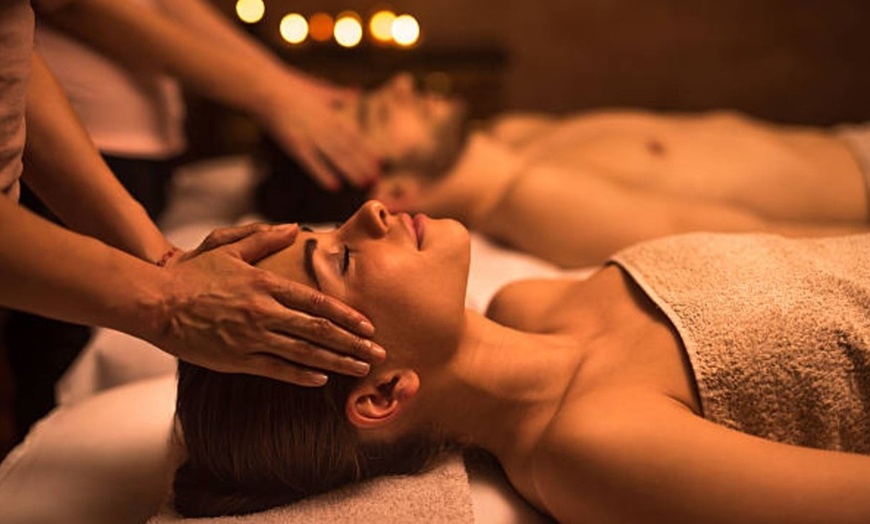 Image 7: Ritual de masaje relajante en pareja Noor de 30, 60 o 90 minutos