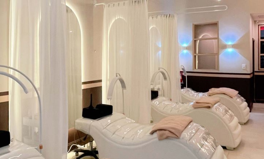 Image 2: Poppi Girl Classic, Volume or Mega Volume Full Set w/ Optional Refill