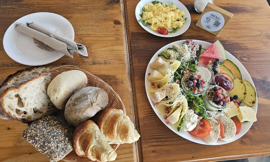 Image 4: Vielfalt auf dem Teller: Frühstück nach Wahl für 1, 2 oder 4 Personen