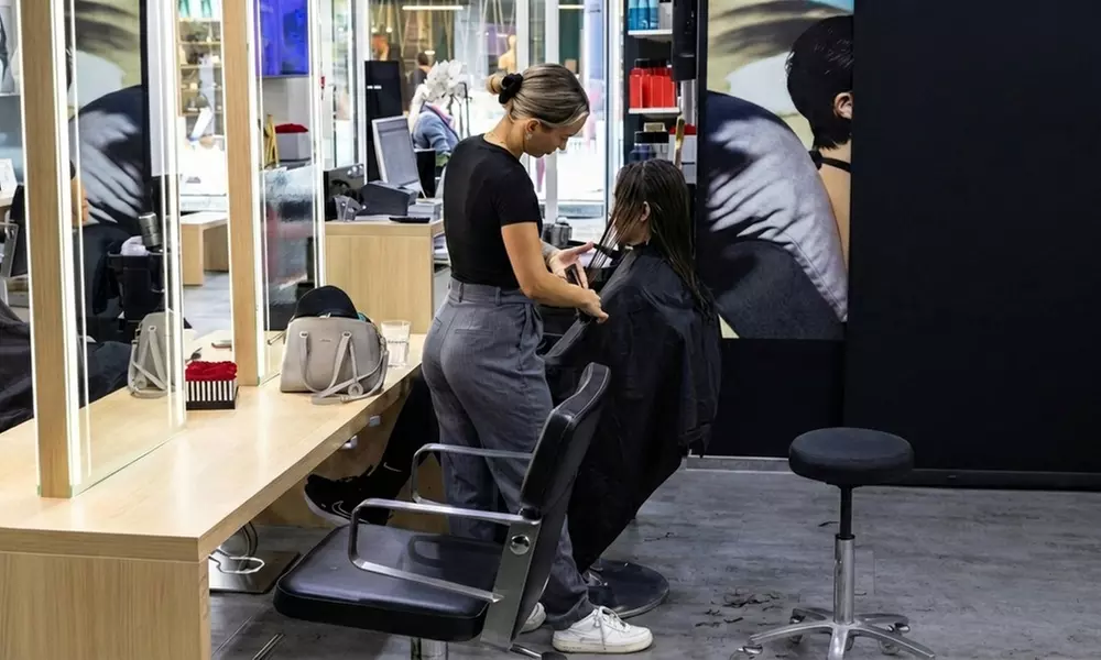 Luxuriöse Friseur-Behandlung mit Kopfhaut- und Haaranalyse