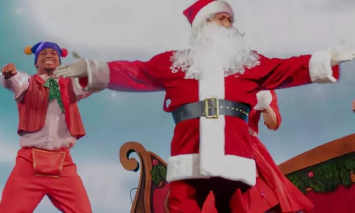 Experience Dazzling Acrobats & Fire Dancers at Moody Gardens' Christmas Show I Dec 19 - Jan 3