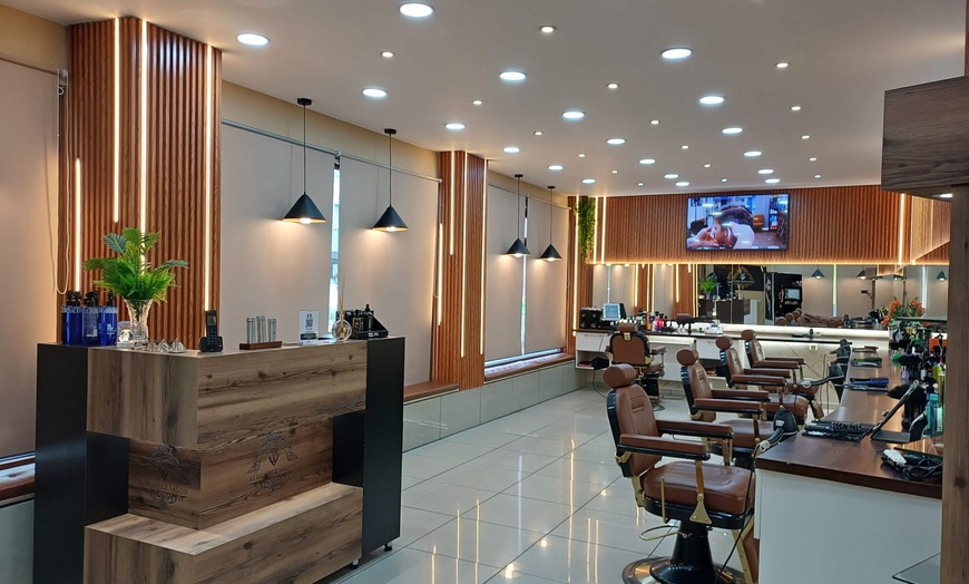 Image 1: Waschen, Schneiden und Föhnen für Herren im Elegance Salon