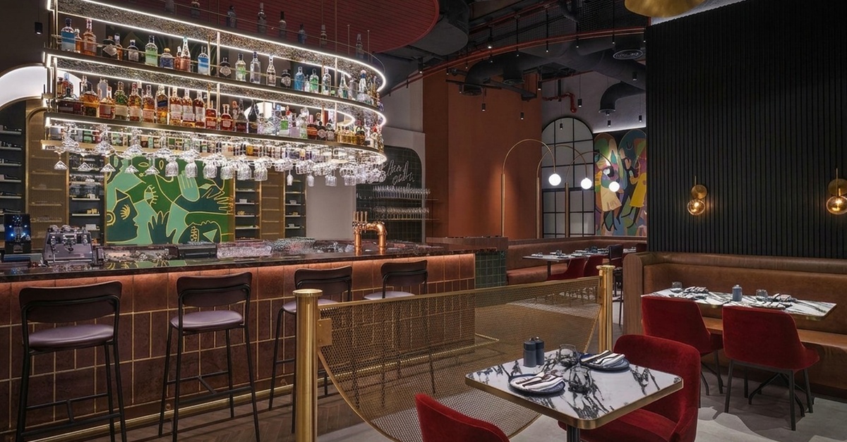 Cosmopolitan Bar And Eaterie With Live Music Cosmopolitan Bar And Eaterie With Live Music