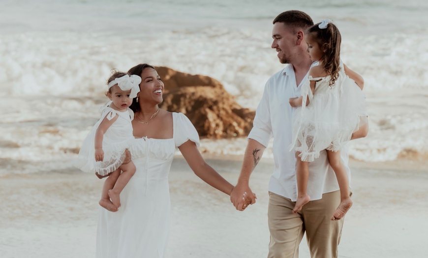 Image 6: Unforgettable Moments Awaits: 60-Minute Outdoor Full Portrait Session