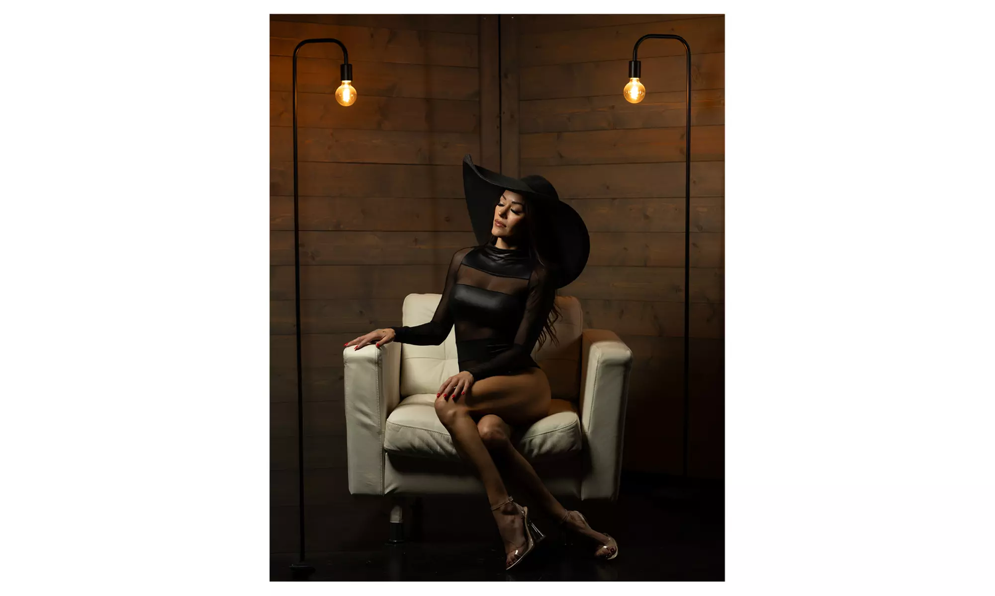 Boudoir Photography Session: Mini or Luxury Experience