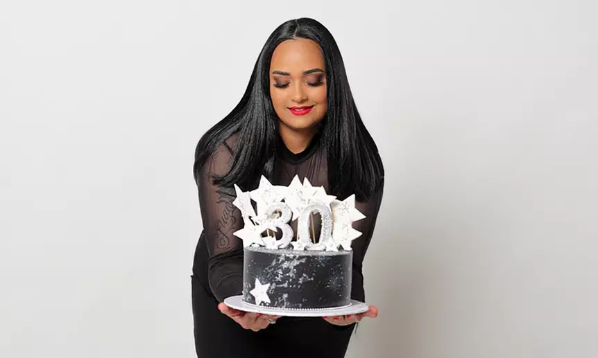 30-Minute Birthday In-Studio Photography Session with Photo Package