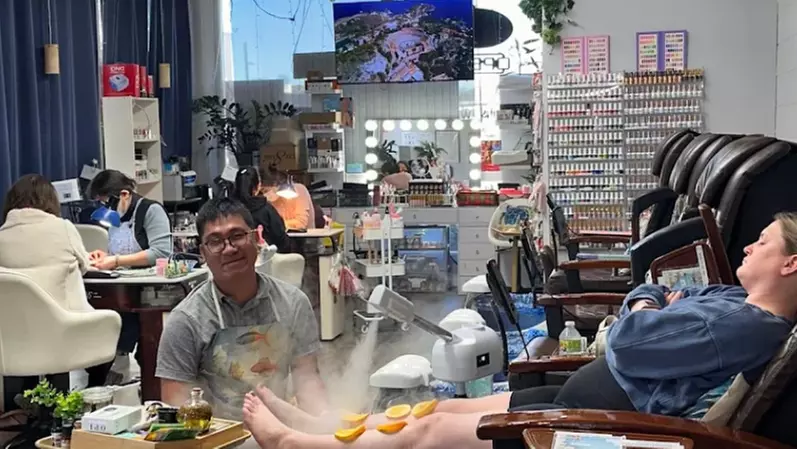 Happy Feet Spa Pedicure & French Set Experience+Complimentary Mimosas