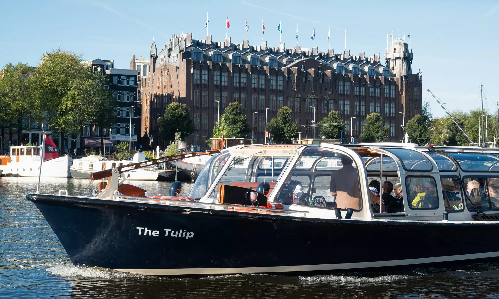 Ontdek de iconische grachten van Amsterdam: rondvaart van 75 minuten