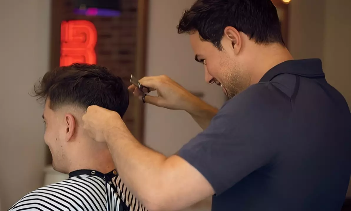 Voor grote en kleine mannen: knip-of baardbeurt naar keuze