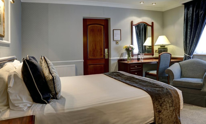 Image 3: Birmingham: 4* Double Room Stay with Breakfast
