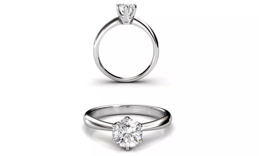 Image 2: Anello solitario con scatola natalizia