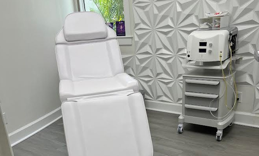 Image 4: Rejuvenate Your Look with 20 or 40 Units of Letybo	 
