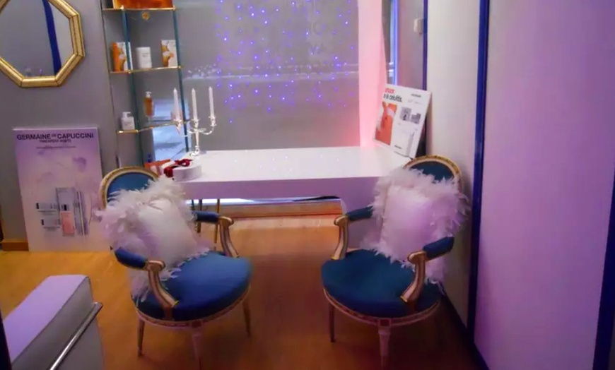 Image 2: 1 o 2 sesiones de HIFU facial con vitaminas y opción a fotolifting