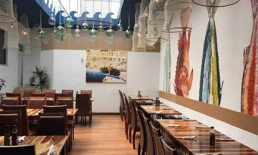 Image 11: Sabores mediterráneos: menú clásico o prémium para 2 o 4 personas