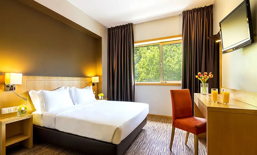 Image 19: ✈ 7-Day Porto and Lisbon Vacation w/ Air from Great Value Vacations