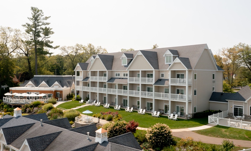 Image 28: Lakeside Resort in the Michigan With Breakfast & Scenic Views