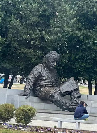 Guided Walking Tour of D.C. Memorials & Arlington Cemetery