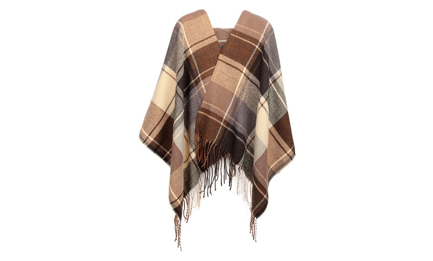 Image 8: Soft and Comfortable Tartan Tassel Scarf
