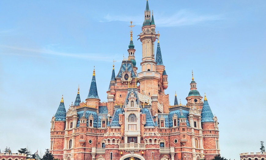 Image 2: ✈ Disneyland Paris: 2 Nights w/ 1-Day 1 Park Ticket