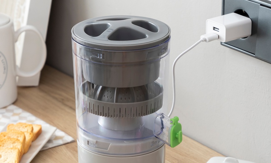 Image 8: Exprimidor automático recargable Juisso InnovaGoods