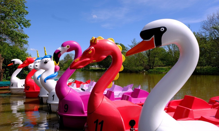 Image 4: Pedalo Hire for Up to Five People Weekdays - Valid Till Oct 3