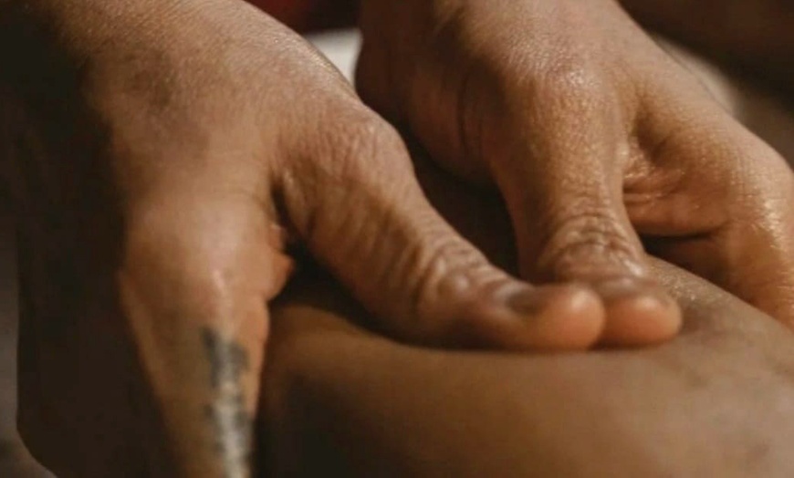 Image 2: 30 - 60 Min. gezielte Teilkörper-Massage für 1 Person