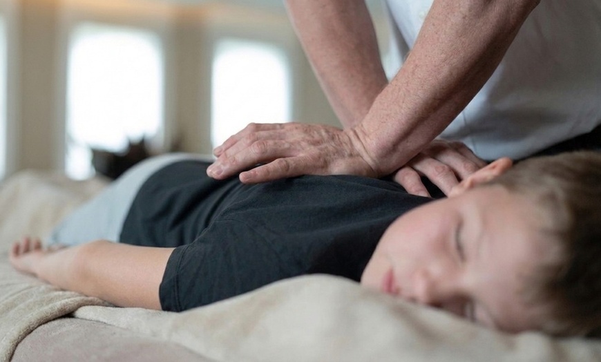 Image 7: 60- or 90-Minute Couples Massage for Deep Relaxation & Tension Relief