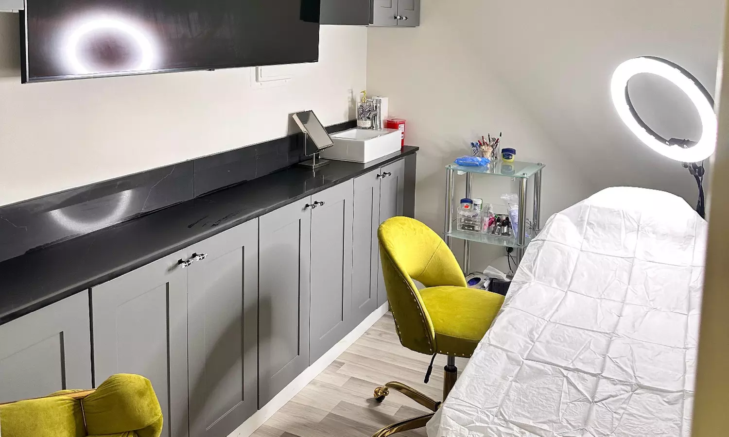6 Laser Hair Removal Session-1 Small, Medium Large or Extra Large Area