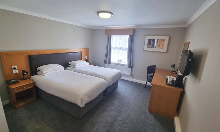 Image 4: York Getaway: 2 Nights, Breakfast, Cream Tea, and Bird Of Prey Tickets