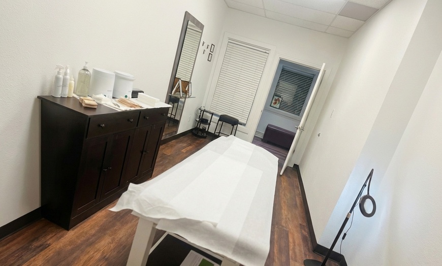 Image 2: Smooth Waxing: Underarm, Glute, Arms, Legs, Face & Back & More Areas