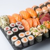 Image 1: Repas fusion japonais sur place ou à emporter pour 2 ou 4 personnes