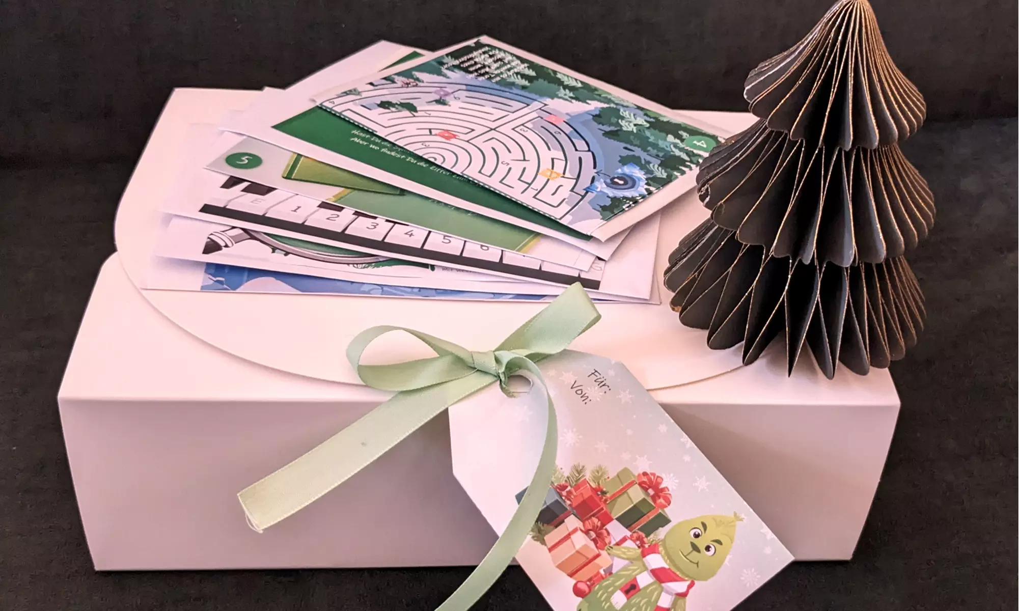 Verpacke dein Geschenk als Rätsel: Print-Yourself oder fertig gebastelt von Unlock Your Gift (bis 45% sparen) - Primary Image